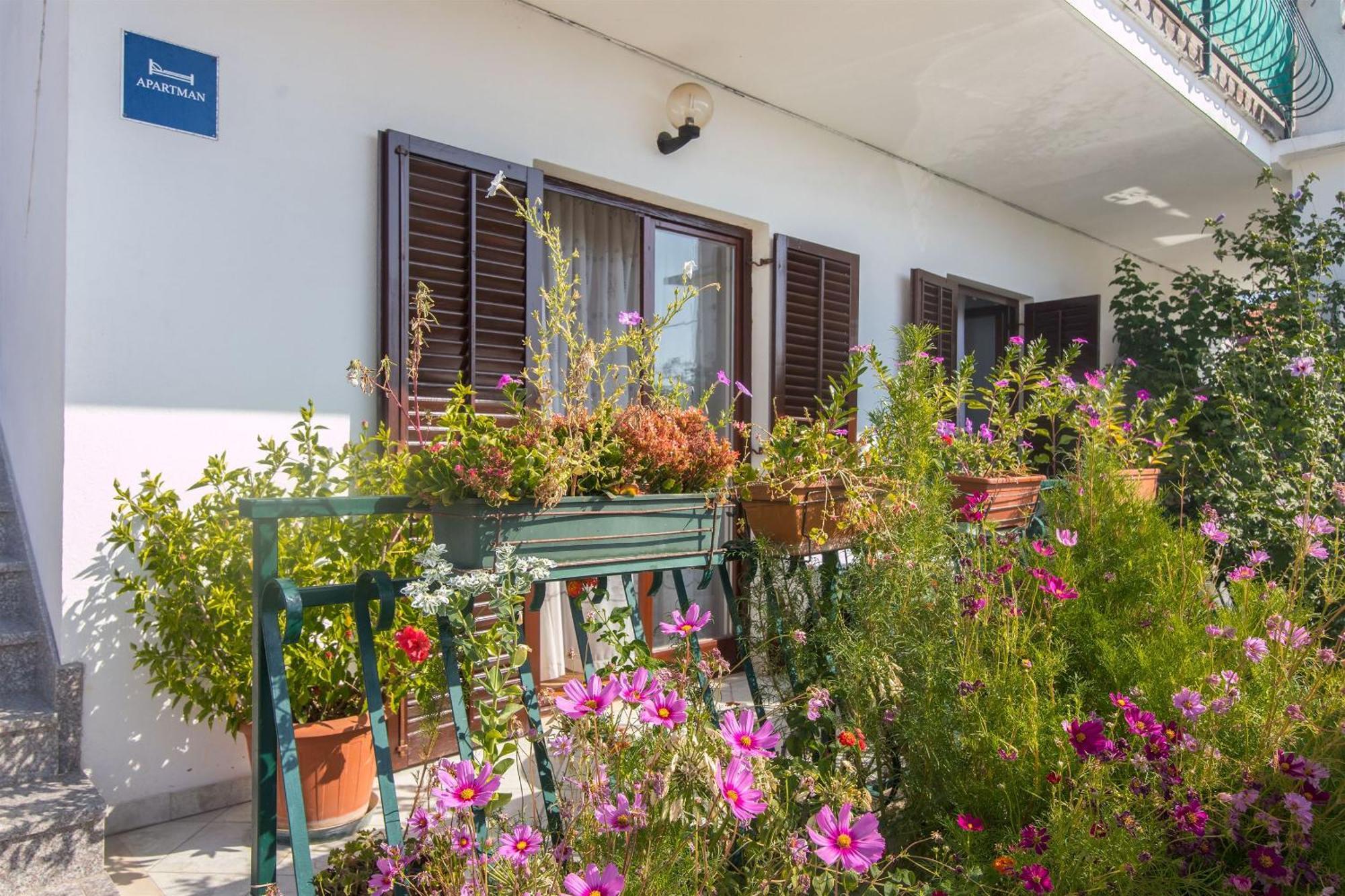 Apartment Vinka Trogir Eksteriør billede