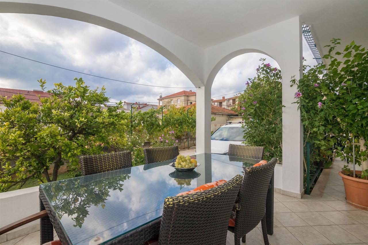 Apartment Vinka Trogir Eksteriør billede